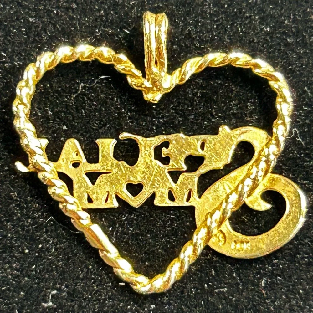 14K Gold Special Mom Pendant - Picture 2 of 5
